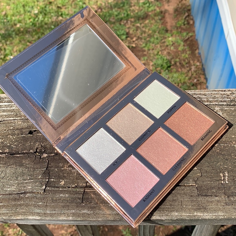 Ace beaute glow essentials highlighter palette